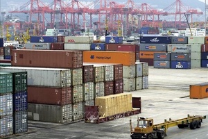 'Tổng thống Mỹ Donald Trump tăng thuế lên 25% với một số hàng hóa của Hàn Quốc