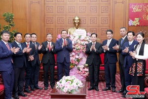 Đoàn công tác tỉnh Hủa Phăn thăm, chúc Tết tỉnh Sơn La