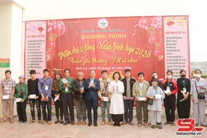 'Chương trình “Phiên chợ 0 đồng - Xuân yêu thương, Tết sẻ chia” hỗ trợ bệnh nhân nghèo