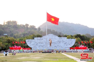 'Quảng trường Tây Bắc rộn ràng trong dịp Tết Nguyên đán Bính Ngọ 2026