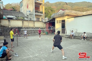 'Tổ chức cho cán bộ, chiến sĩ vui xuân, đón Tết