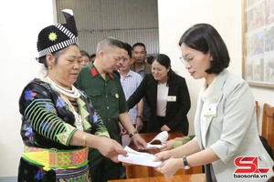 Cử tri xã Mường La hân hoan, tự hào đi bầu cử