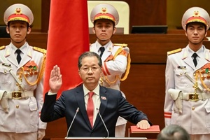 Chánh án Tòa án nhân dân tối cao Nguyễn Văn Quảng tuyên thệ nhậm chức
