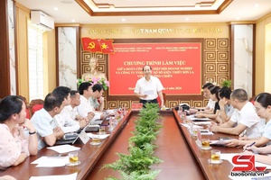 'Đoàn công tác của Hiệp hội Doanh nghiệp tỉnh, Công ty TNHH MTV Xổ số kiến thiết Sơn La làm việc với xã Mường Chiên