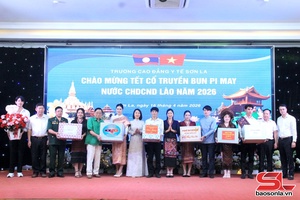 'Trường Cao đẳng Y tế Sơn La tổ chức Tết Bunpimay cho lưu học sinh Lào