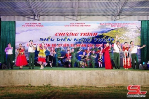 'Đoàn Văn công BĐBP biểu diễn phục vụ nhân dân khu vực biên giới Sơn La