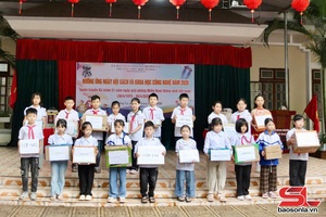 'Trường Tiểu học Ít Ong hưởng ứng Ngày hội Sách và Khoa học Công nghệ năm 2026