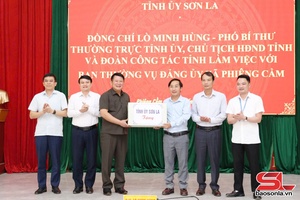 Thường trực Tỉnh ủy làm việc với Ban Thường vụ Đảng ủy xã Phiêng Cằm