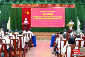 'Đảng bộ Công ty Điện lực Sơn La quán triệt, học tập, tuyên truyền, triển khai thực hiện văn bản của Ban Chấp hành Trung ương Đảng khóa XIV