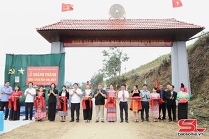 Khánh thành cổng chào bản Chà Mạy