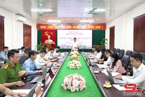 Đoàn giám sát số 6 làm việc với Ban Thường vụ Đảng uỷ xã Pắc Ngà