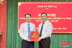 Hội nghị công bố quyết định của Ban Thường vụ Tỉnh ủy về công tác cán bộ tại xã Chiềng Khương