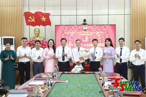 'Lễ kết nạp đảng viên tại các chi bộ trực thuộc Đảng bộ Báo và Phát thanh, truyền hình Sơn La