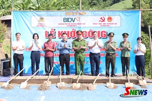 'Khởi công xóa nhà tạm, nhà dột nát cho nhân dân xã Chiềng Sung
