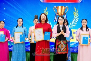 Tổng kết, trao giải cuộc thi trực tuyến tìm hiểu Nghị quyết Đại hội Đảng các cấp, Đại hội MTTQ Việt Nam tỉnh và Đại hội Phụ nữ các cấp