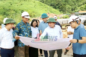 Đồng chí Chủ tịch UBND tỉnh kiểm tra tiến độ xây dựng trường học tại các xã biên giới
