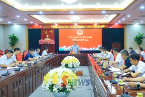 Đôn đốc thực hiện Dự án Hoàn thiện tuyến giao thông số 1A, vườn hoa Quảng trường Tây Bắc