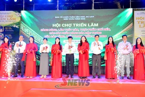 'Khai mạc Hội chợ triển lãm sản phẩm đặc trưng các vùng miền tại phường Mộc Sơn