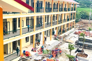 'Mái trường nơi vùng biên Chiềng Khoong đón năm học mới