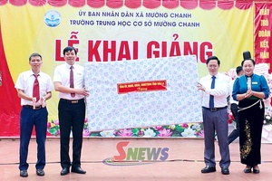 'Đẩy mạnh chuyển đổi số, nâng cao chất lượng giáo dục