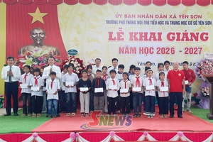 'Trường Phổ thông nội trú Tiểu học - THCS vùng biên Yên Sơn, Lóng Phiêng đón năm học mới