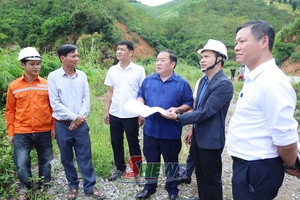 Đồng chí Chá A Của kiểm tra tiến độ một số công trình, dự án trên địa bàn các xã Sông Mã, Huổi Một, Chiềng Sơ