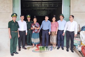 Đồng chí Phó Chủ tịch UBND tỉnh kiểm tra công tác xóa nhà tạm, nhà dột nát