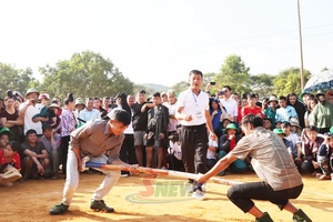'Khai mạc thi đấu các môn thể thao tại Ngày hội Văn hóa các dân tộc xã Chiềng Mai