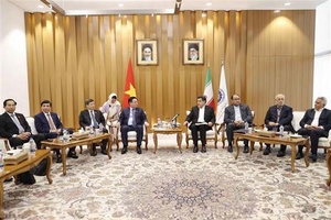 NA Chairman hosts head of Iran Chamber of Commerce, Industries, Mines, Agriculture
