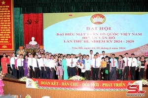 Van Ho district’s Vietnam Fatherland Front Committee holds 3rd congress