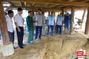 Vice Chairman of provincial People’s Committee inspects subsidence in Mai Son district