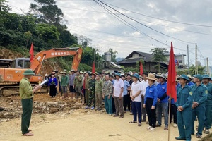 Muong Chanh launches expansion of inter-hamlet road