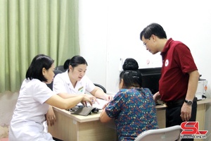 'Elders in Son La city get free check-ups, medicines