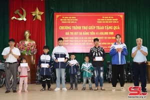 Wheelchairs, bicycles presented to disabled people, scholarships to orphans