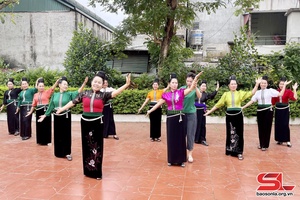 'Training course on folk culture opens in Chieng Pan commune 