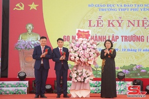 Phu Yen High School celebrates 60th founding anniversary