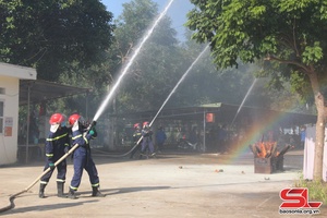 'Muong La district organises firefighting drill 