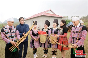 'Moc Chau preserves, promotes Mong ethnic group’s traditional cultural identity