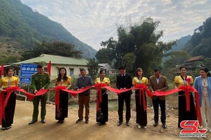 Bridge connecting Chieng Phung commune’s poor hamlets inaugurated