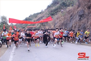 Muong La holds second Pom Luong race