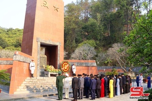 'Provincial leaders offer incense in commemoration of hero To Hieu