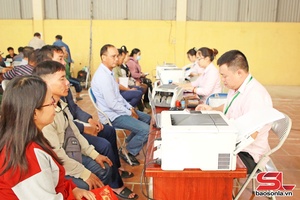 'Têx nhiax thêv tsav liv tsơưs paz trâu pêx xênhv huôv tsar nhiax txiax