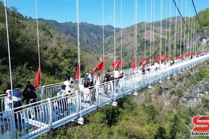 'Son La province welcomes 220,000 tourists during April 30 – May 1 holiday