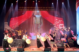 'Sơn La tưr tâu siaz ntơưv jias tưr “Suôz cưr cxiax Làng Sen” 