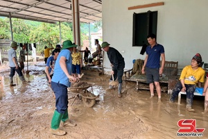 Provincial Vice Chairman inspects flood damage in Song Ma commune