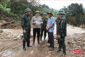 Đồng chí Phó Chủ tịch UBND pày kiểm tra nả vịa kẻ cặm lằng cướt sình ók phồn nong nẳng xã Huổi Một