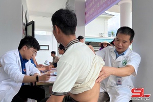 'Njuôk moz, puz đơưz yuôx nox trâu pêx xênhv nhoz thax tsav đêx nhaz