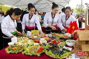 Tồn nhọng "Chiềng Xíp Xí" khòng chựa côn Tay đón Quỳnh Nhai