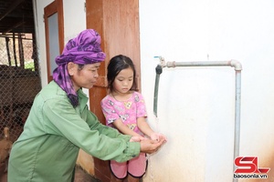 ' Au nặm xủ pẹk saừ ma haử po me chựa nọi côn.  