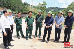 Provincial Party chief inspects preparations for school construction in border communes